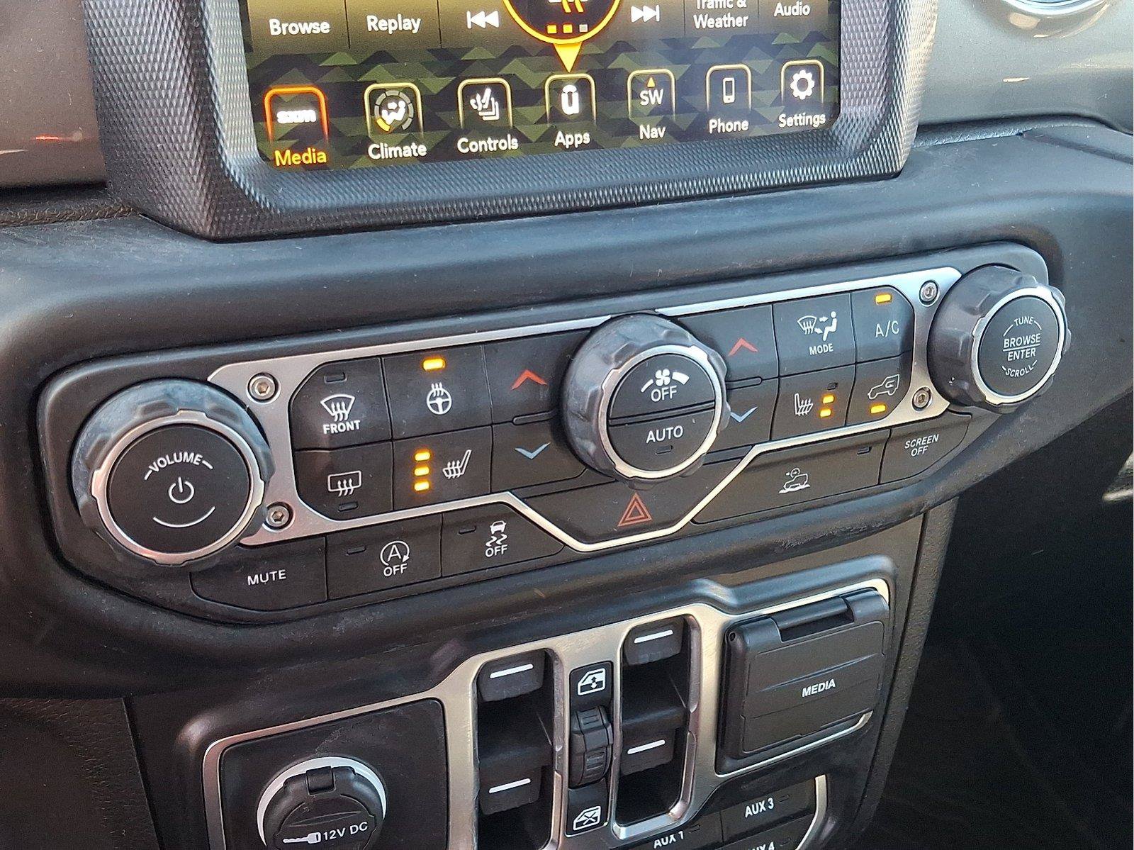 Used 2022 Jeep Wrangler Unlimited Sahara w/ Cold Weather Group AWD/4WD image 13