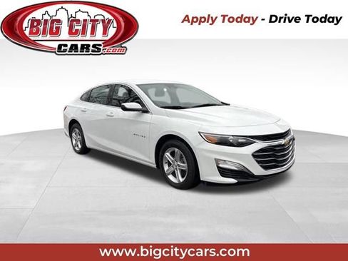 Used 2024 Chevrolet Malibu LS w/ Driver Confidence Package FWD image 1