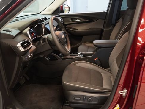 Used 2023 Chevrolet TrailBlazer LT w/ LPO, Blackout Package AWD/4WD image 4