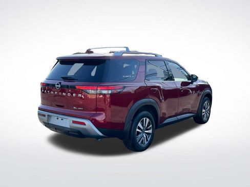 Used 2023 Nissan Pathfinder SL image 5