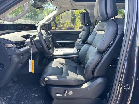 New 2026 Lincoln Navigator Reserve AWD/4WD image 25