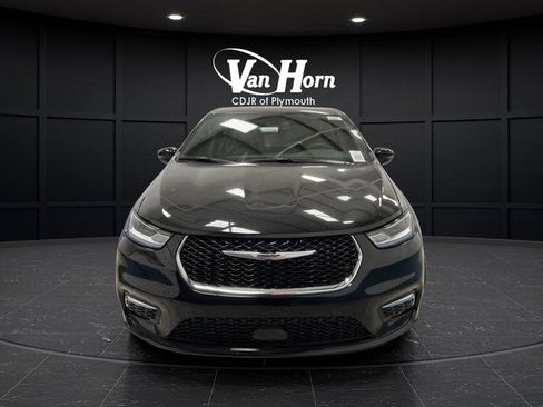 New 2026 Chrysler Pacifica Select image 11