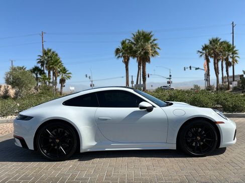 Used 2021 Porsche 911 Carrera RWD image 15