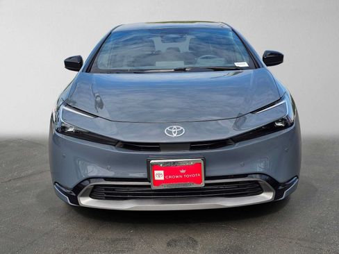 Certified 2026 Toyota Prius XLE FWD image 8
