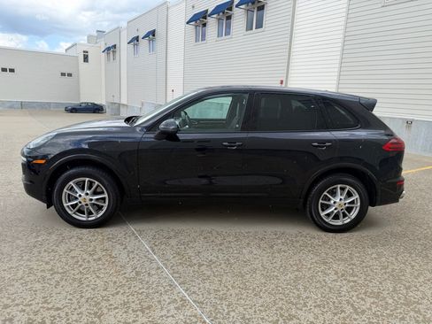 Used 2017 Porsche Cayenne AWD/4WD image 6