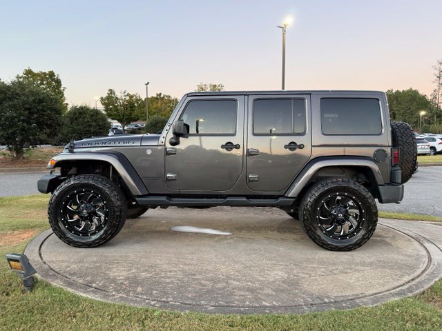 Used 2017 Jeep Wrangler Unlimited Sahara AWD/4WD image 4