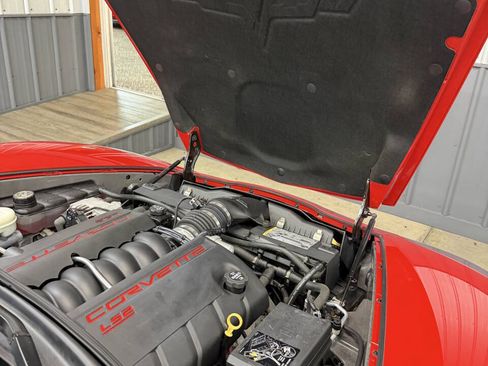 Used 2007 Chevrolet Corvette Coupe w/ Preferred Equipment Group RWD image 9