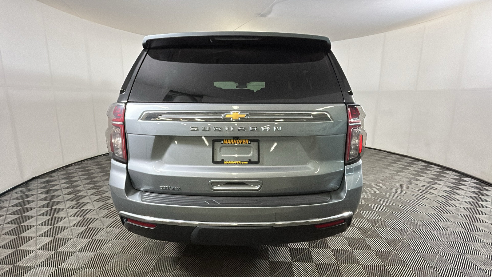 Used 2024 Chevrolet Suburban LS w/ Driver Alert Package AWD/4WD image 4