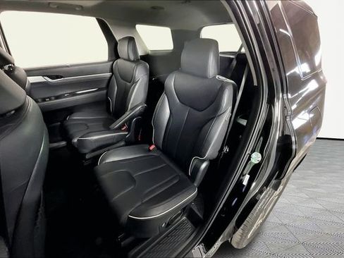 Used 2025 Hyundai Palisade SEL FWD image 21