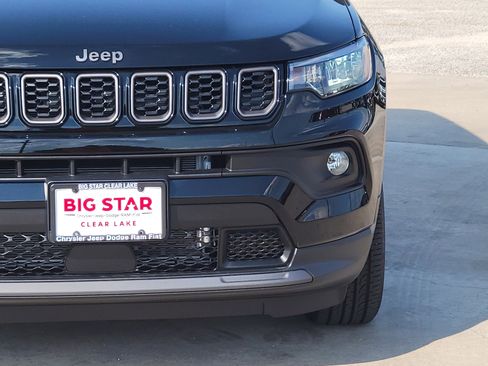 New 2026 Jeep Compass Latitude AWD/4WD image 9