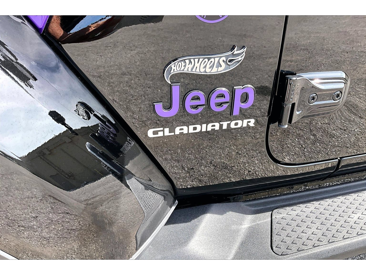 Used 2021 Jeep Gladiator Overland AWD/4WD image 40