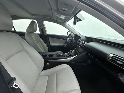 Used 2016 Lexus IS 200t image 15