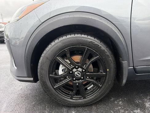 Used 2023 Nissan Kicks SR w/ SR Premium Package FWD image 13