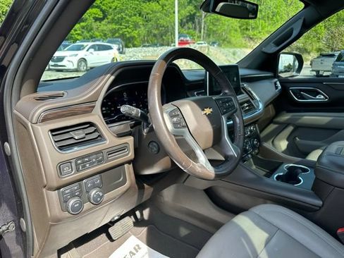 Used 2022 Chevrolet Tahoe LT w/ Luxury Package AWD/4WD image 27