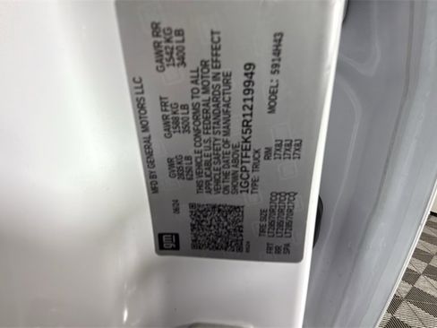 Used 2024 Chevrolet Colorado ZR2 w/ Technology Package image 38