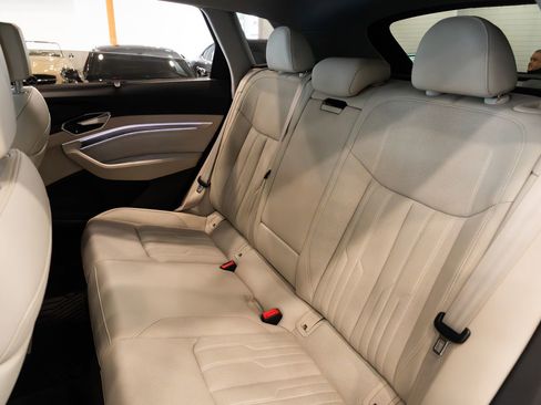 Used 2019 Audi e-tron Prestige w/ Prestige Package image 22