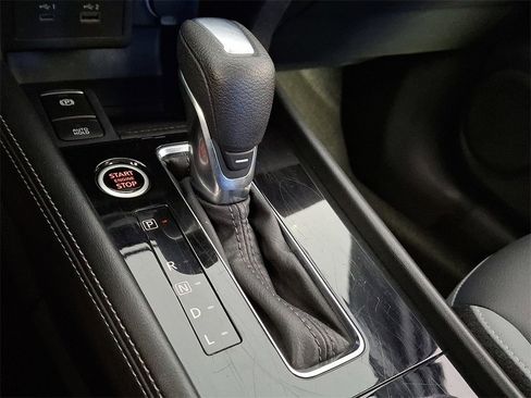 Used 2023 Nissan Kicks SR w/ SR Premium Package image 16