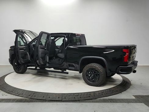 Used 2024 Chevrolet Silverado 2500 High Country w/ High Country Premium Package AWD/4WD image 13