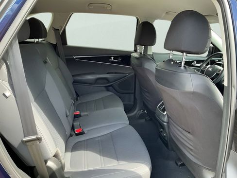 Used 2019 Kia Sorento S FWD image 17