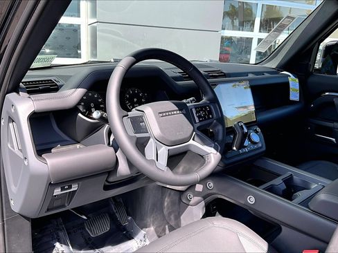 New 2026 Land Rover Defender 110 X-Dynamic SE AWD/4WD image 6