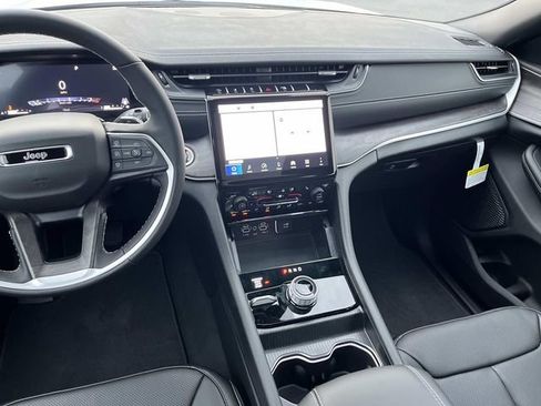 New 2025 Jeep Grand Cherokee L Limited w/ Luxury Tech Group II image 13