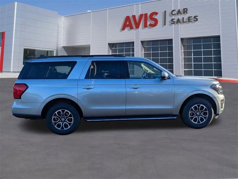 Used 2023 Ford Expedition Max XLT image 7