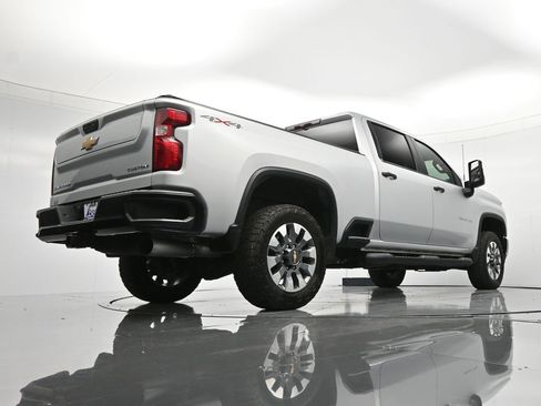 Used 2022 Chevrolet Silverado 2500 Custom w/ Custom Value Package image 41