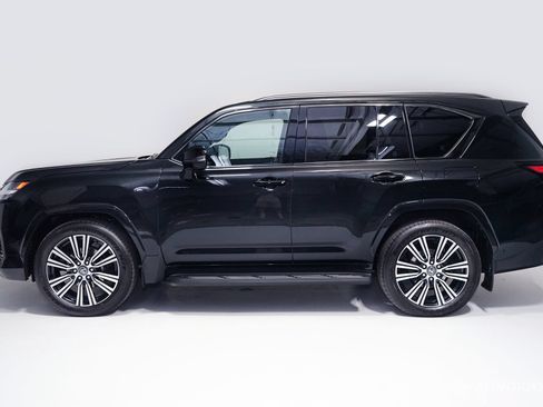 Used 2026 Lexus LX 700h Luxury AWD/4WD image 4