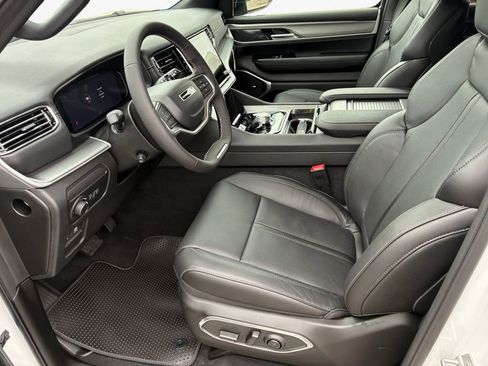 New 2026 Jeep Grand Wagoneer 2WD w/ 8-Passenger Seating Package image 19