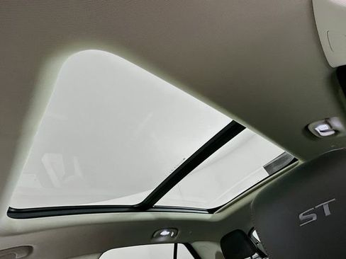 Used 2023 Buick Envision Essence w/ Technology Package I image 24