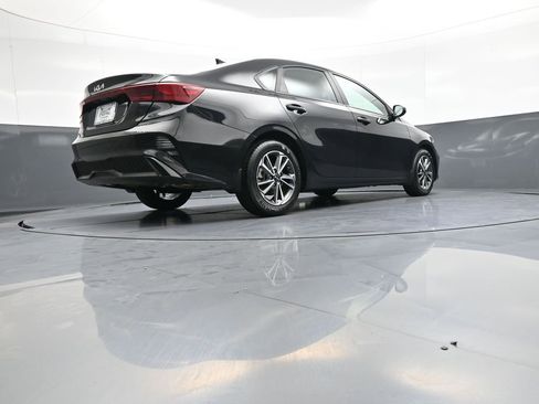 Certified 2023 Kia Forte LXS w/ LXS Technology Package FWD image 28