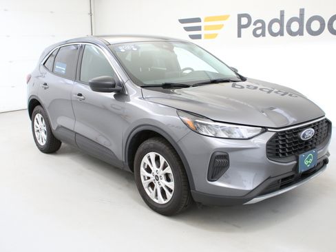 Used 2023 Ford Escape Active AWD/4WD image 2