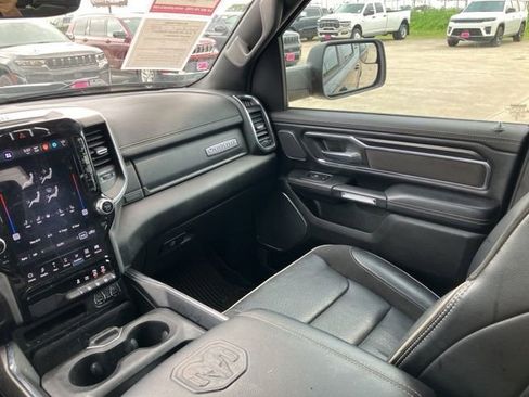 Used 2024 RAM 1500 Laramie AWD/4WD image 16