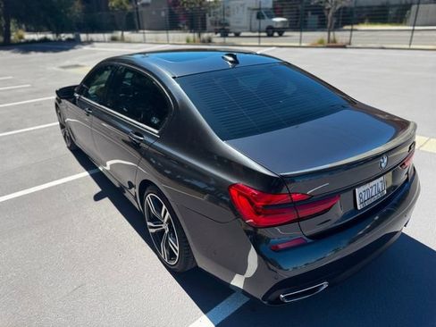 Used 2017 BMW 750i RWD image 29