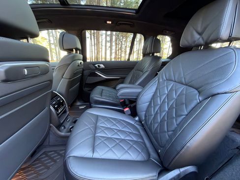 New 2026 BMW X7 xDrive40i w/ M Sport Package AWD/4WD image 14