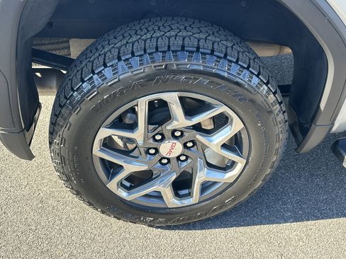 Used 2023 GMC Sierra 1500 SLT w/ SLT Premium Package image 18