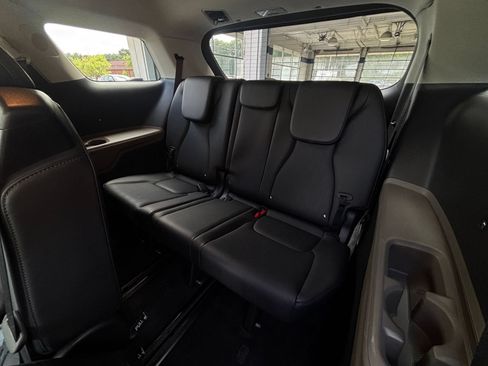 Used 2026 Kia Carnival FWD image 31