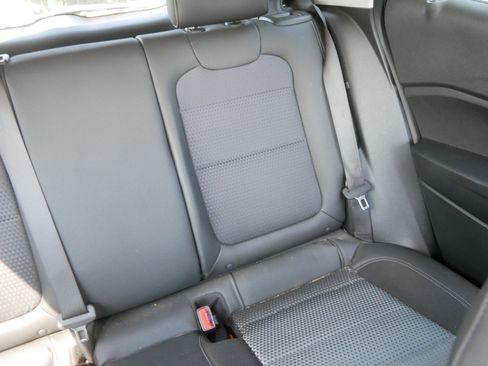Used 2025 Chevrolet Trax LT FWD image 14