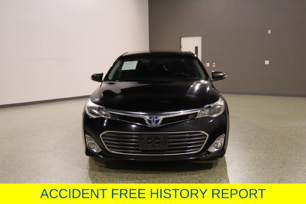 Used 2013 Toyota Avalon Limited FWD image 2