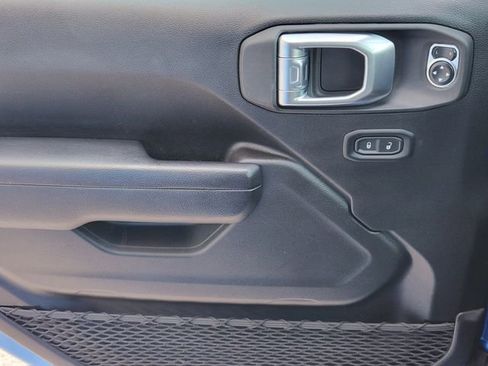 Used 2024 Jeep Gladiator Willys image 23