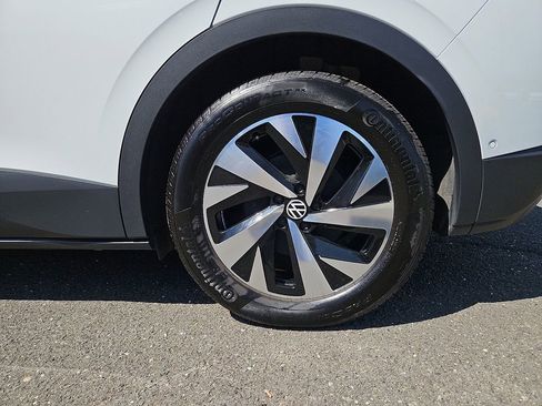 Certified 2023 Volkswagen ID.4 Pro RWD image 9