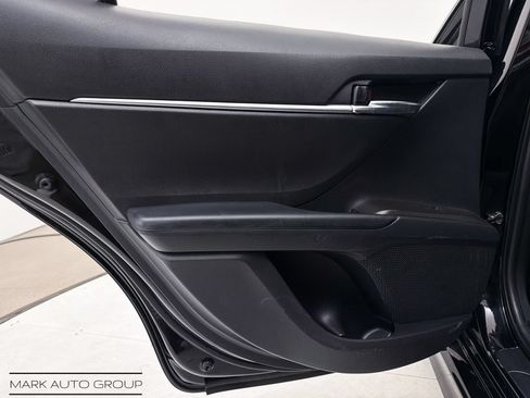 Used 2021 Toyota Camry SE FWD image 20