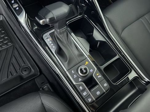 Used 2025 Kia Sorento SX image 32