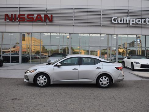 Used 2021 Nissan Sentra S image 3