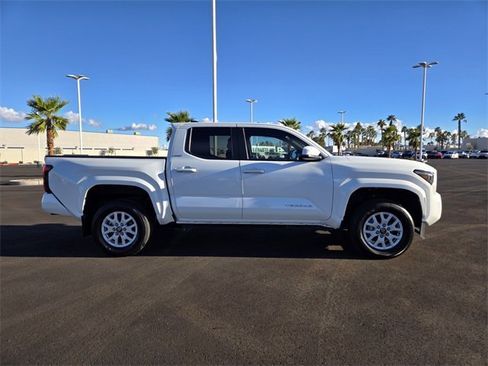 Certified 2024 Toyota Tacoma SR5 image 3