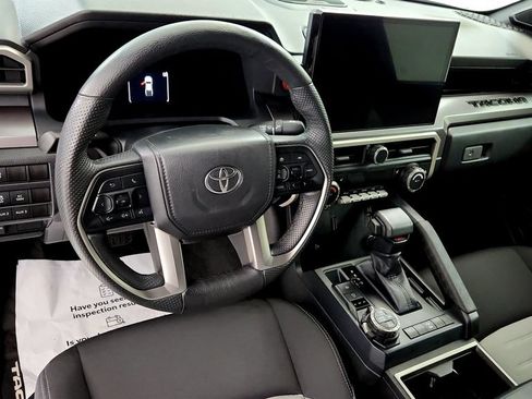 Used 2024 Toyota Tacoma TRD Off-Road w/ TRD Off Road Upgrade Package AWD/4WD image 31