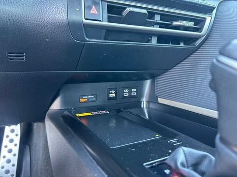 Used 2025 Toyota Camry SE FWD image 23