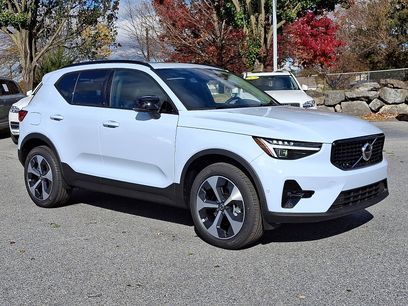 New 2026 Volvo XC40 B5 Plus w/ Protection Package Premier