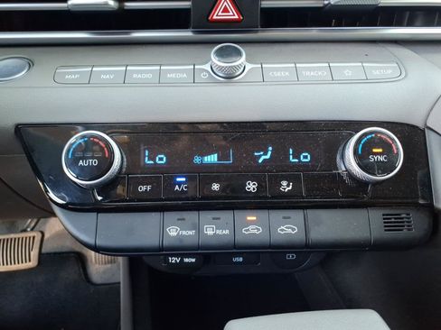 Certified 2024 Hyundai Elantra SEL FWD image 26