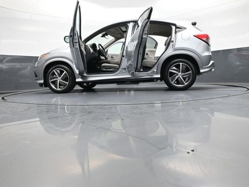 Certified 2019 Honda HR-V Touring image 49